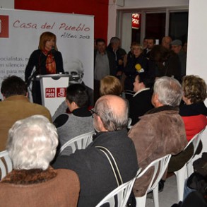 Elena Valenciano: "Hace falta un socialismo urgente, cotidiano, el de las Casas Elena Valenciano: "Hace falta un socialismo urgente, cotidiano, el de las Casas del Pueblo"
