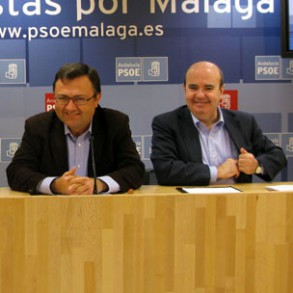 Zarrías pide a los alcaldes del PP que "se planten" ante la reforma del régime Zarrías pide a los alcaldes del PP que "se planten" ante la reforma del régimen local que propone el Gobierno de Rajoy