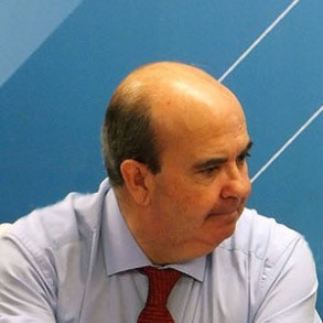 Zarrías: El PSOE no va a ser cómplice del desmantelamiento y privatización Zarrías: El PSOE no va a ser cómplice del desmantelamiento y privatización de los ayuntamientos