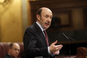 Rubalcaba: "Recesión, desempleo y desigualdad", balance de la gestión de Rajoy Rubalcaba: "Recesión, desempleo y desigualdad", balance de la gestión de Rajoy