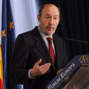 Rubalcaba participa en un seminario sobre políticas progresistas en Bruselas Rubalcaba participa en un seminario sobre políticas progresistas en Bruselas
