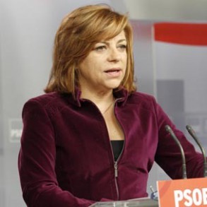 Elena Valenciano exige al PP "menos demandas contra un periódico y más querell Elena Valenciano exige al PP "menos demandas contra un periódico y más querellas contra Bárcenas"