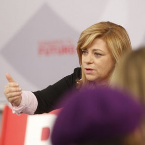 Valenciano: "Nos sentimos orgullosas herederas de todas las que pelearon por la Valenciano: "Nos sentimos orgullosas herederas de todas las que pelearon por la igualdad, también de las que lograron las cuotas y la paridad"