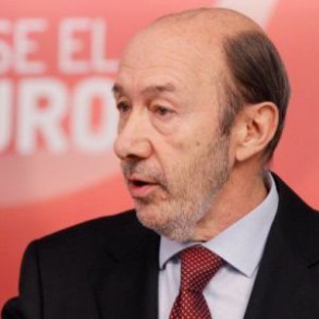 Rubalcaba se pregunta por el número de errores que tiene que acumular el minist Rubalcaba se pregunta por el número de errores que tiene que acumular el ministro Montoro para irse