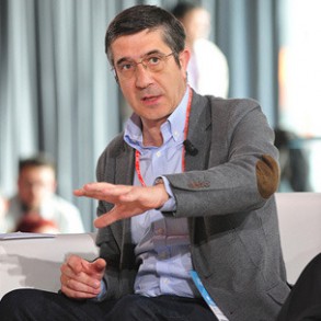 Los ponentes destacan la necesidad de reformar el sistema para obtener los recur Los ponentes destacan la necesidad de reformar el sistema para obtener los recursos que permitan salvaguardar el Estado del Bienestar