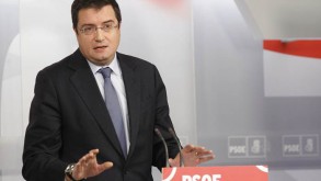 Óscar López incide en que los PGE son "papel mojado" y que con "recorte sobre Óscar López incide en que los PGE son "papel mojado" y que con "recorte sobre recorte" no se logra el objetivo de déficit
