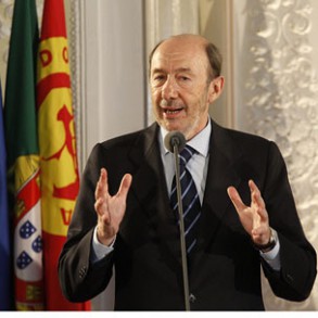 Rubalcaba pide al Gobierno "un plan de reactivación de la economía" ante el "p Rubalcaba pide al Gobierno "un plan de reactivación de la economía" ante el "pavoroso" dato de desempleo