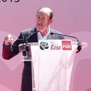 Rubalcaba: El Consejo de Ministros dejó claro que el Gobierno se siente "impote Rubalcaba: El Consejo de Ministros dejó claro que el Gobierno se siente "impotente", "incapaz" que "se ha rendido" y "no sabe cómo salir de la crisis"
