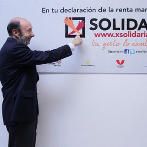Rubalcaba destaca la urgencia en alcanzar un gran acuerdo social y político Rubalcaba destaca la urgencia en alcanzar un gran acuerdo social y político contra la pobreza