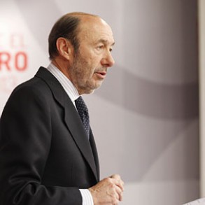 Rubalcaba: "Ha llegado el momento de un gran acuerdo social en España para sali Rubalcaba: "Ha llegado el momento de un gran acuerdo social en España para salir de la crisis"