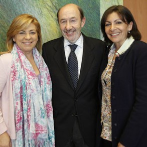 Rubalcaba y Valenciano se reúnen en Ferraz con Anne Hidalgo, candidata socialis Rubalcaba y Valenciano se reúnen en Ferraz con Anne Hidalgo, candidata socialista a la alcaldía de París