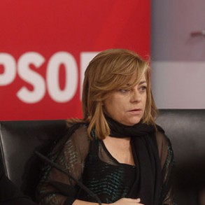 Elena Valenciano califica de "intolerable" que los obispos acusen al PSOE de te Elena Valenciano califica de "intolerable" que los obispos acusen al PSOE de tener poca tradición democrática