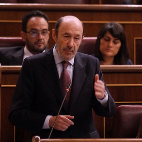 Rubalcaba se muestra convencido de la necesidad de mejorar los procedimientos in Rubalcaba se muestra convencido de la necesidad de mejorar los procedimientos internos de los partidos para garantizar una mayor y mejor participación y transparencia en la democracia