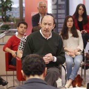 Rubalcaba asegura que seguirán pidiendo un Fondo contra la Pobreza "hasta que e Rubalcaba asegura que seguirán pidiendo un Fondo contra la Pobreza "hasta que el Gobierno asuma que nadie puede quedar abandonado a su suerte"