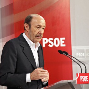 Alfredo Pérez Rubalcaba: "Si el Gobierno no actúa, adoptaremos cuantas iniciat Alfredo Pérez Rubalcaba: "Si el Gobierno no actúa, adoptaremos cuantas iniciativas consideremos oportunas para buscar una salida a nuestro país"