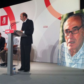 Rubalcaba: "Rajoy no viene al Parlamento, le traemos al Parlamento" Rubalcaba: "Rajoy no viene al Parlamento, le traemos al Parlamento"