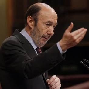 Rubalcaba: "Embustes y cuentos, de uno nacen cientos" Rubalcaba: "Embustes y cuentos, de uno nacen cientos"