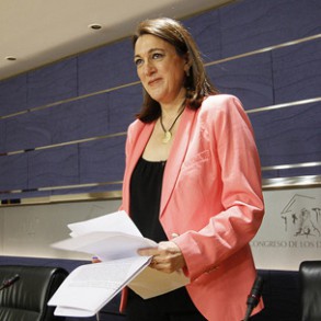 Soraya Rodríguez presenta las iniciativas del PSOE para que la mentira en sed Soraya Rodríguez presenta las iniciativas del PSOE para que la mentira en sede parlamentaria no quede impune, porque un presidente que miente no puede seguir en su puesto