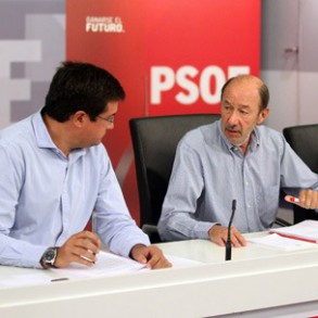 Óscar López anuncia una ofensiva del PSOE para arrancar el curso en defens Óscar López anuncia una ofensiva del PSOE para arrancar el curso en defensa de la educación pública, que es lo mismo que decir en defensa de la igualdad de oportunidades, frente a los recortes de Rajoy