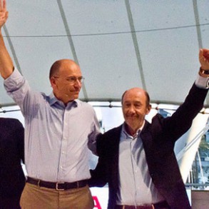 Rubalcaba: La derecha nos quiere hacer creer que la crisis ha terminado, pero, p Rubalcaba: La derecha nos quiere hacer creer que la crisis ha terminado, pero, para los seis millones de desempleados de España, no lo ha hecho