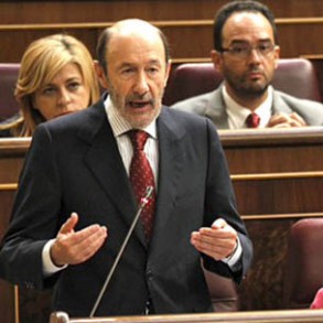 Rubalcaba dice que Rajoy está "en el epicentro de la trama de financiación irr Rubalcaba dice que Rajoy está "en el epicentro de la trama de financiación irregular" del PP