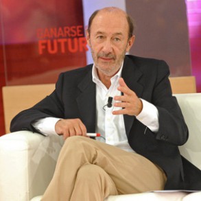 Rubalcaba: "La educación está en el corazón del PSOE y queremos devolverla al Rubalcaba: "La educación está en el corazón del PSOE y queremos devolverla al corazón de la sociedad"