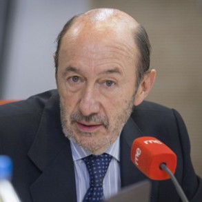 Rubalcaba lamenta que en septiembre se haya vuelto a destruir empleo y recuerda Rubalcaba lamenta que en septiembre se haya vuelto a destruir empleo y recuerda que desde que gobierna Rajoy hay 1 millón de personas menos trabajando