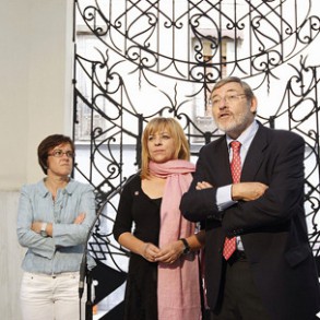 Valenciano: "Si la ley del aborto que pretende el Gobierno va a ser más restric Valenciano: "Si la ley del aborto que pretende el Gobierno va a ser más restrictiva, entonces habrá que dotar de más recursos a los centros de prevención de embarazos no deseados"