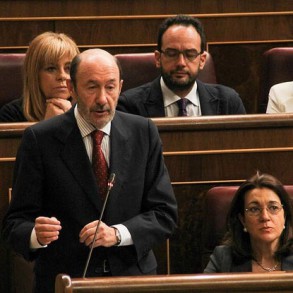 Rubalcaba reprocha a Rajoy que sus políticas llevan a una "desigualdad insoport Rubalcaba reprocha a Rajoy que sus políticas llevan a una "desigualdad insoportable"