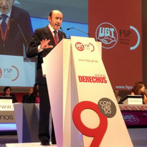 Rubalcaba brinda el "apoyo cerrado" del PSOE a la huelga en la Educación "y a l Rubalcaba brinda el "apoyo cerrado" del PSOE a la huelga en la Educación "y a los profesores que van a ella para defender la igualdad entre todos los ciudadanos"
