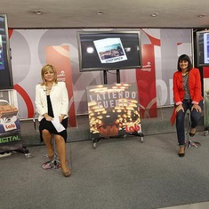 ELENA VALENCIANO: "El PSOE quiere hacer una Conferencia Política que le sirva a ELENA VALENCIANO: "El PSOE quiere hacer una Conferencia Política que le sirva a la gente y que encuentre una manera de sacarles del atolladero en el que les ha metido la derecha"