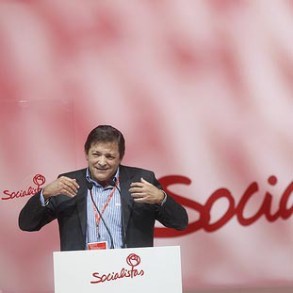 Javier Fernández asegura que el PSOE volverá a dar "esperanza" a la sociedad e Javier Fernández asegura que el PSOE volverá a dar "esperanza" a la sociedad española