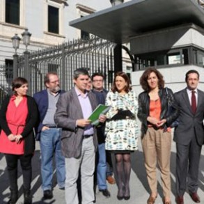 La mayoría de los grupos parlamentarios apoya la Tasa sobre las Transacciones F La mayoría de los grupos parlamentarios apoya la Tasa sobre las Transacciones Financieras