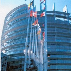 La Comisión Europea examinará el copago de fármacos para enfermos crónicos a La Comisión Europea examinará el copago de fármacos para enfermos crónicos anunciado por el gobierno