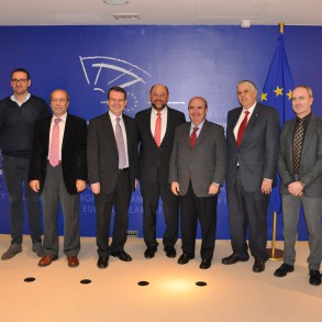 El PSOE lleva a Europa su "profunda preocupación" por una Reforma Local que va El PSOE lleva a Europa su "profunda preocupación" por una Reforma Local que va a "deteriorar gravemente la vida de miles de ciudadanos"