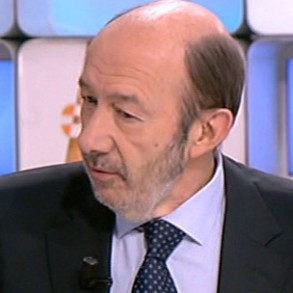 Rubalcaba anuncia que el PSOE pedirá una Comisión de investigación para aclar Rubalcaba anuncia que el PSOE pedirá una Comisión de investigación para aclarar lo ocurrido en la Agencia Tributaria y restablecer así su buen nombre