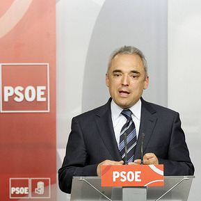 Rafael Simancas: La justicia acusa al partido del Gobierno de manejar dinero suc Rafael Simancas: La justicia acusa al partido del Gobierno de manejar dinero sucio y Cospedal y Rajoy deben dar una explicación inmediata a los ciudadanos