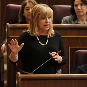 Elena Valenciano denuncia que el Gobierno considera a las mujeres, "mujeres úte Elena Valenciano denuncia que el Gobierno considera a las mujeres, "mujeres útero, incapaces e irreflexivas"