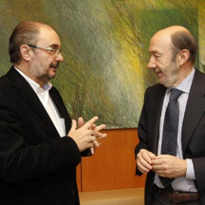 El PSOE de Aragón traslada a Rubalcaba su intención de realizar sus primarias El PSOE de Aragón traslada a Rubalcaba su intención de realizar sus primarias en el mes de marzo