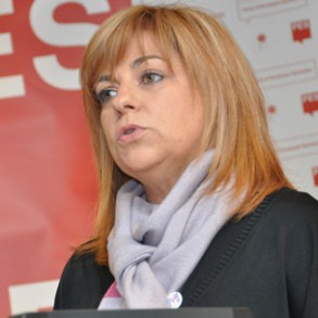 Elena Valenciano: "El fin de la violencia y el diálogo con la oposición democr Elena Valenciano: "El fin de la violencia y el diálogo con la oposición democrática son urgentes en Ucrania"