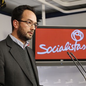 Antonio Hernando: "El discurso de Rajoy en el debate del estado de la nación po Antonio Hernando: "El discurso de Rajoy en el debate del estado de la nación podría titularse "El de los invisibles", porque hubo millones de personas que no aparecieron en él"