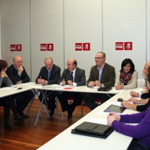 El PSOE pedirá al Gobierno que disponga los mecanismos para evitar el colapso a El PSOE pedirá al Gobierno que disponga los mecanismos para evitar el colapso a los ayuntamientos con los intereses del pago a proveedores