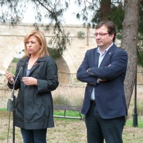 Elena Valenciano subraya que la principal preocupación de los socialdemócratas Elena Valenciano subraya que la principal preocupación de los socialdemócratas es "trabajar por el empleo y los salarios dignos"