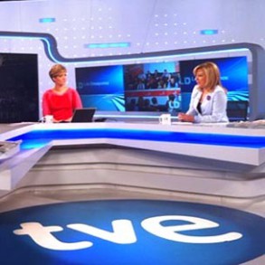 Elena Valenciano considera una falta de respeto a los ciudadanos que el PP no te Elena Valenciano considera una falta de respeto a los ciudadanos que el PP no tenga ni candidato ni programa para el 25M