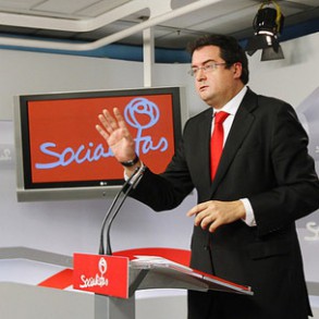 Óscar López considera "sospechoso" y "revelador" que "ni el Gobierno ni el PP Óscar López considera "sospechoso" y "revelador" que "ni el Gobierno ni el PP informen" sobre las elecciones europeas, cuya convocatoria publica hoy el BOE