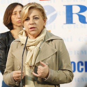 Elena Valenciano anuncia que el PSOE presentará una iniciativa en el Congreso p Elena Valenciano anuncia que el PSOE presentará una iniciativa en el Congreso para pedir al Gobierno que se repongan los presupuestos recortados a la Ley de Dependencia