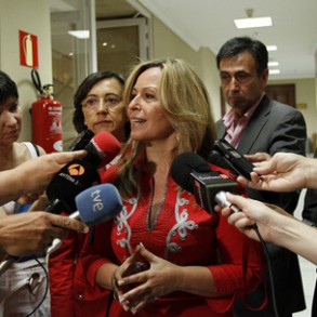 El PSOE exige al Gobierno que "rectifique y recupere la universalidad del derech El PSOE exige al Gobierno que "rectifique y recupere la universalidad del derecho a la asistencia sanitaria pública"