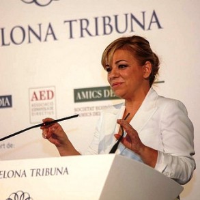 Elena Valenciano anuncia que en junio el PSOE presentará su propuesta de reform Elena Valenciano anuncia que en junio el PSOE presentará su propuesta de reforma federal de la Constitución y asegura que "se acabará imponiendo porque es el único camino que no destruye ni separa"