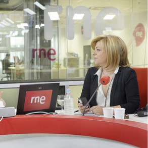 Elena Valenciano lamenta que Rajoy diga estar contento cuando se han destrui Elena Valenciano lamenta que Rajoy diga estar contento cuando se han destruido 185.000 empleos en el primer trimestre