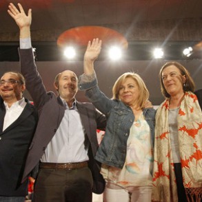 Valenciano pide el voto al PSOE para que el domingo ganen los que sufren y p Valenciano pide el voto al PSOE para que el domingo ganen los que sufren y pierdan los que les hacen sufrir